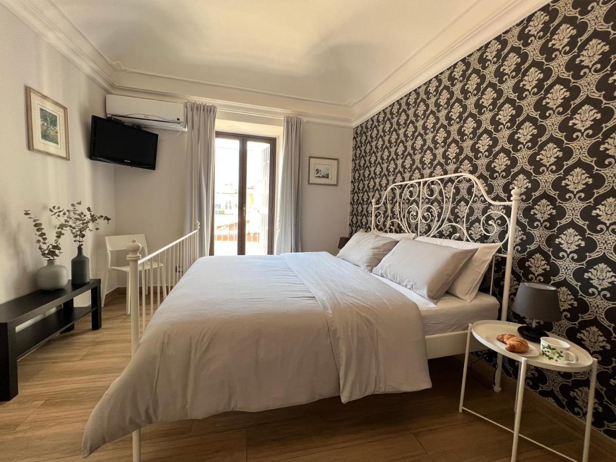 Emanuele Room Catania Bagian luar foto