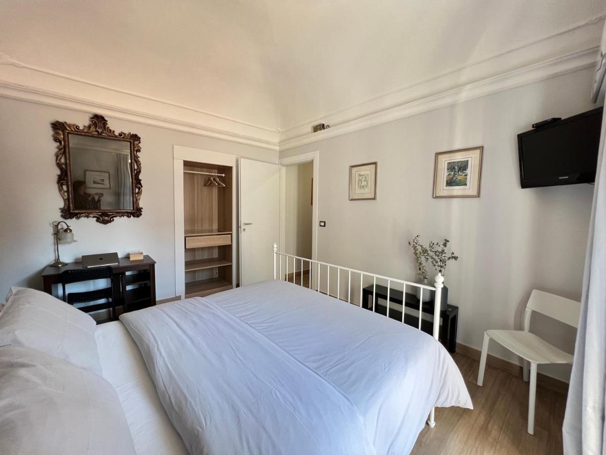 Emanuele Room Catania Bagian luar foto