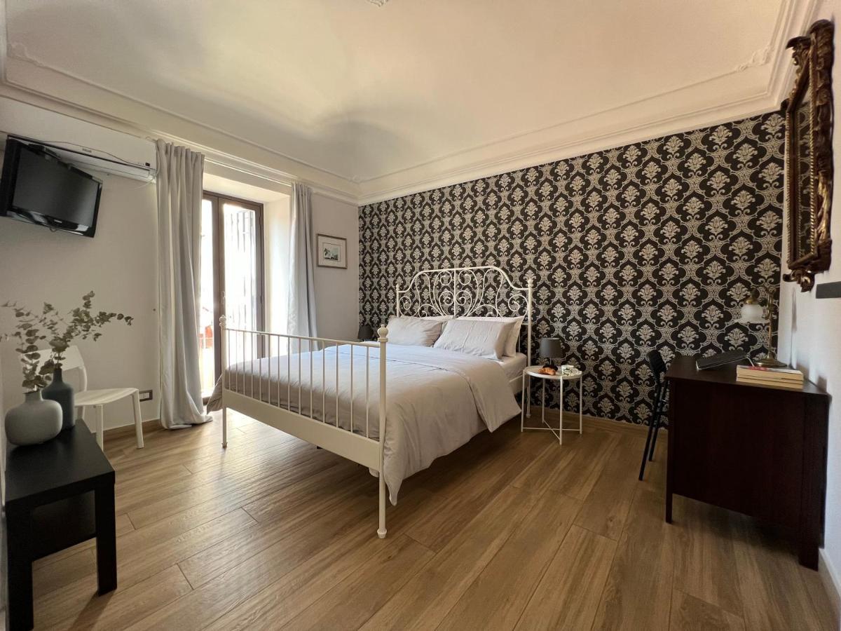Emanuele Room Catania Bagian luar foto
